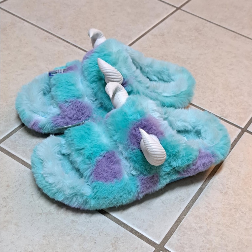 Crocs "Monsters" Sulley Classic Cozy Slide - Women's size 9 / Men's size 7